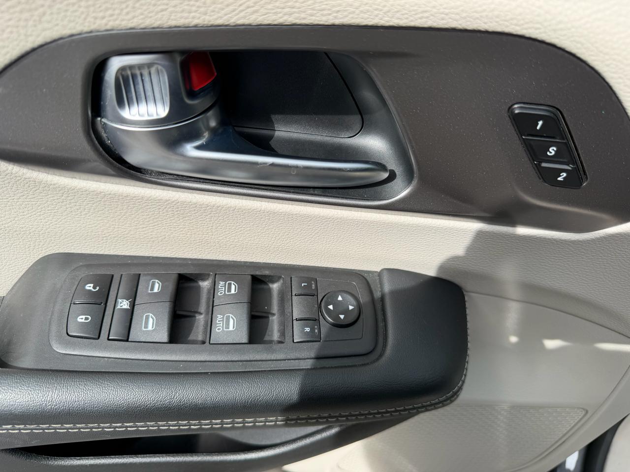 Chrysler Pacifica Touring L 2023