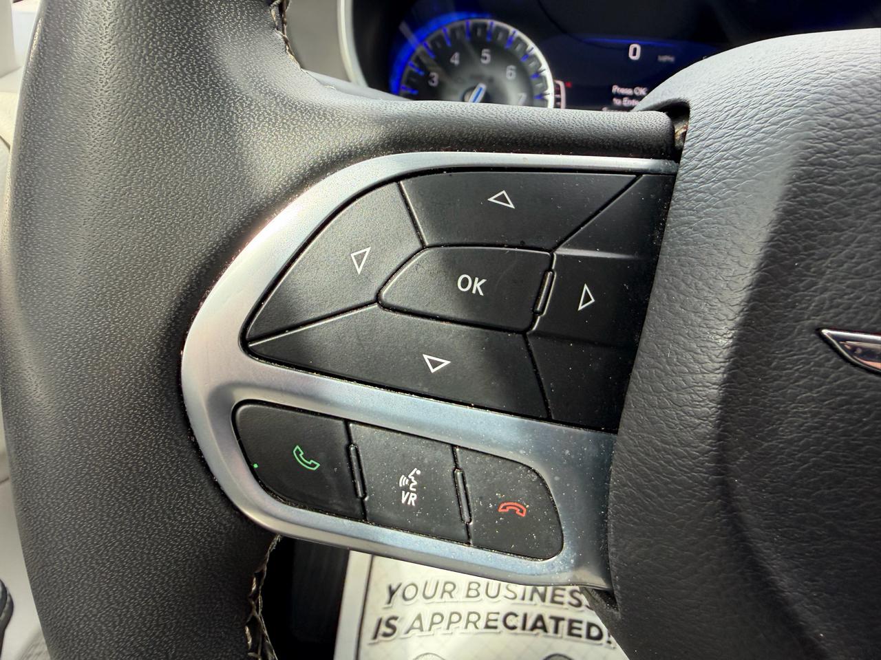 Chrysler Pacifica Touring L 2023