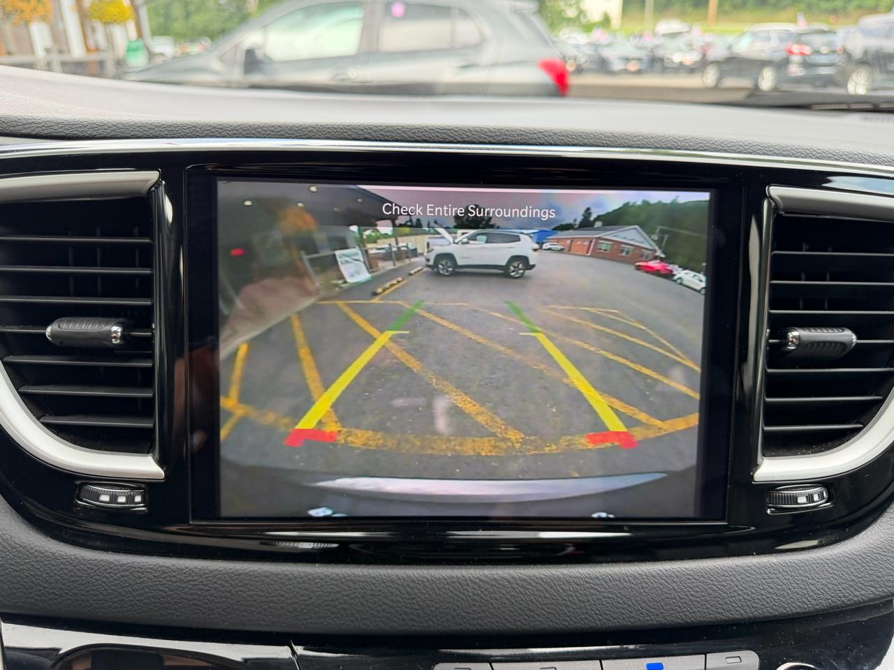 Chrysler Pacifica Touring L 2023