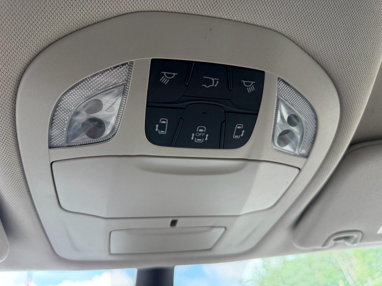 Chrysler Pacifica Touring L 2023