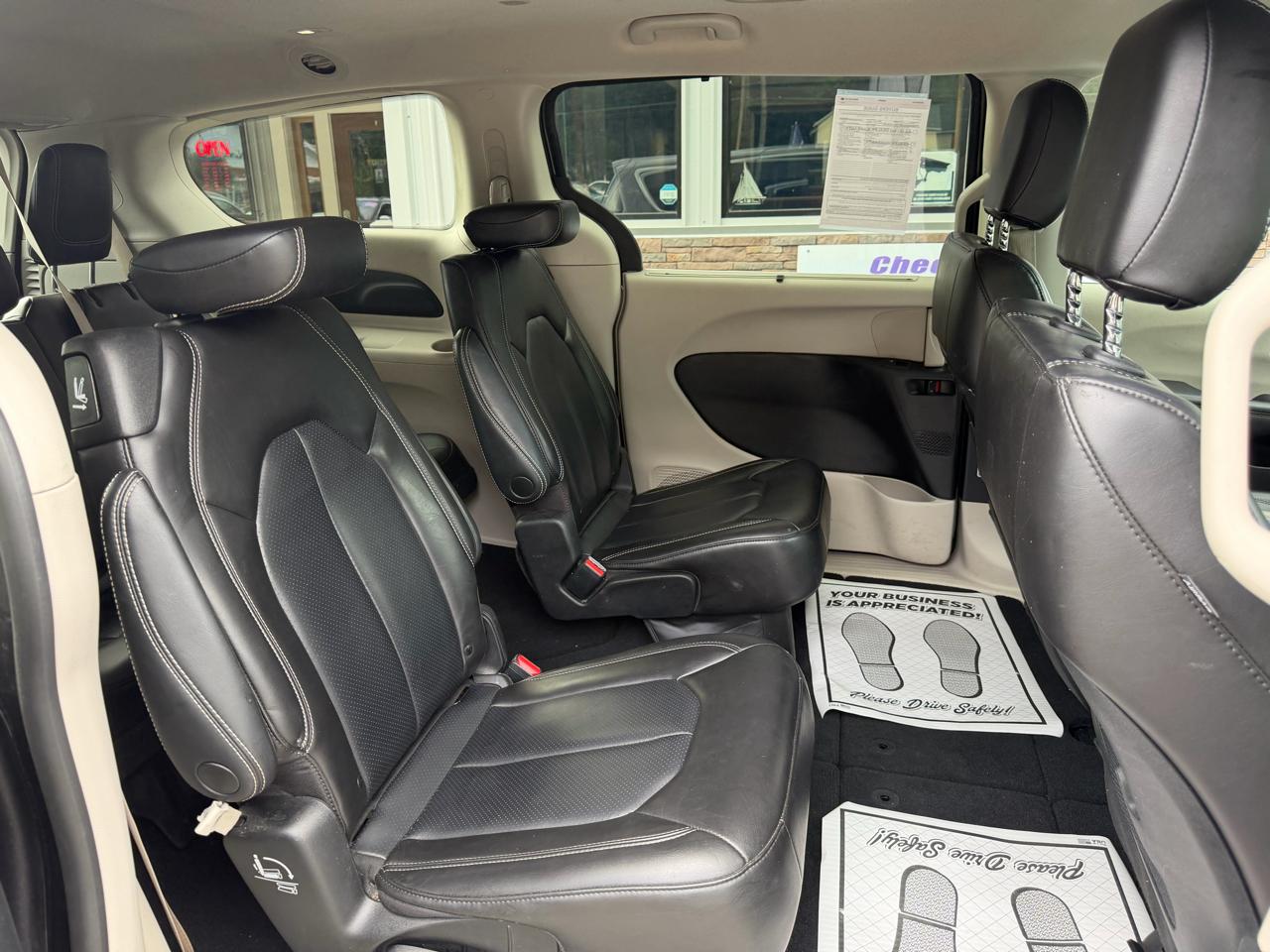 Chrysler Pacifica Touring L 2023
