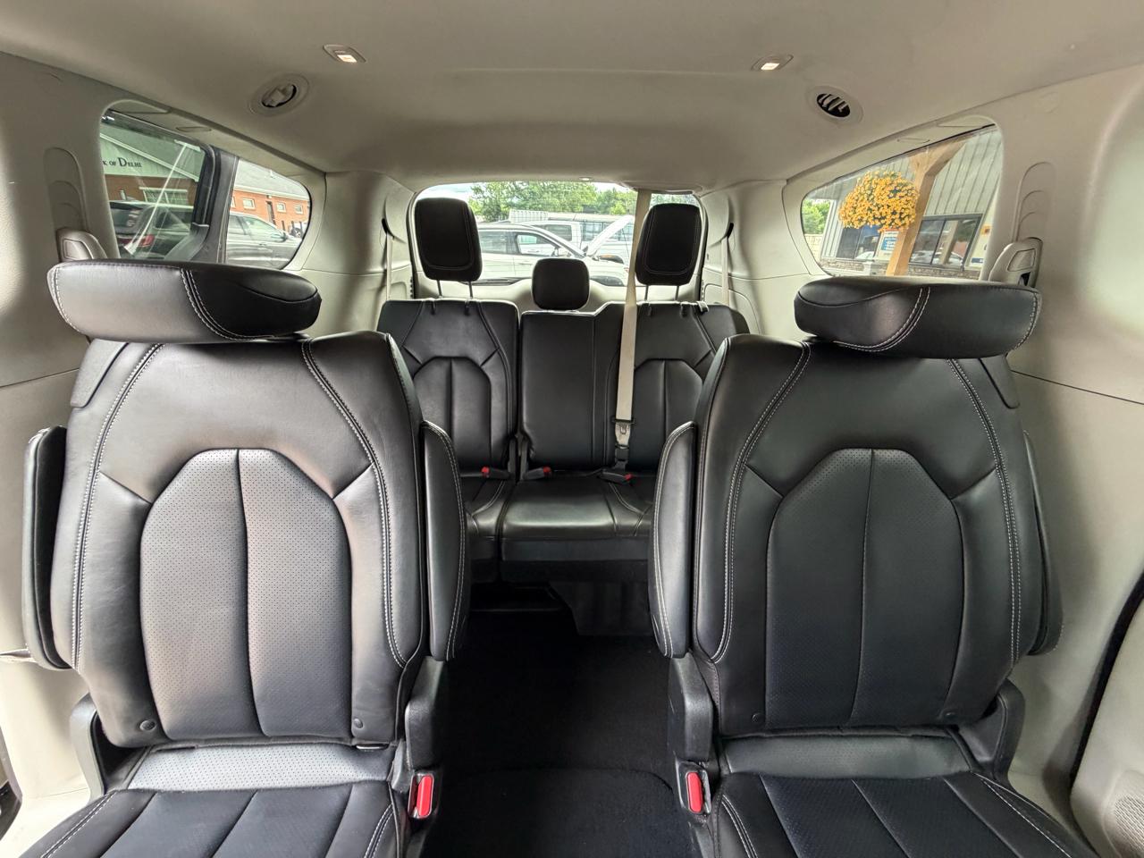 Chrysler Pacifica Touring L 2023