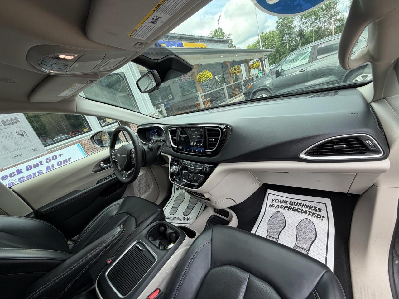 Chrysler Pacifica Touring L 2023