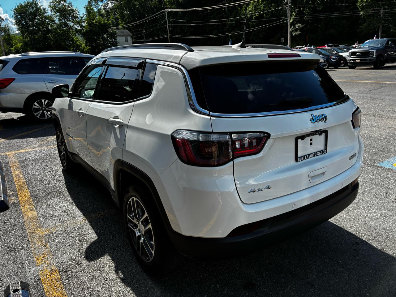 Jeep Compass Latitude w/Sun/Safety Pkg 4x4 2020