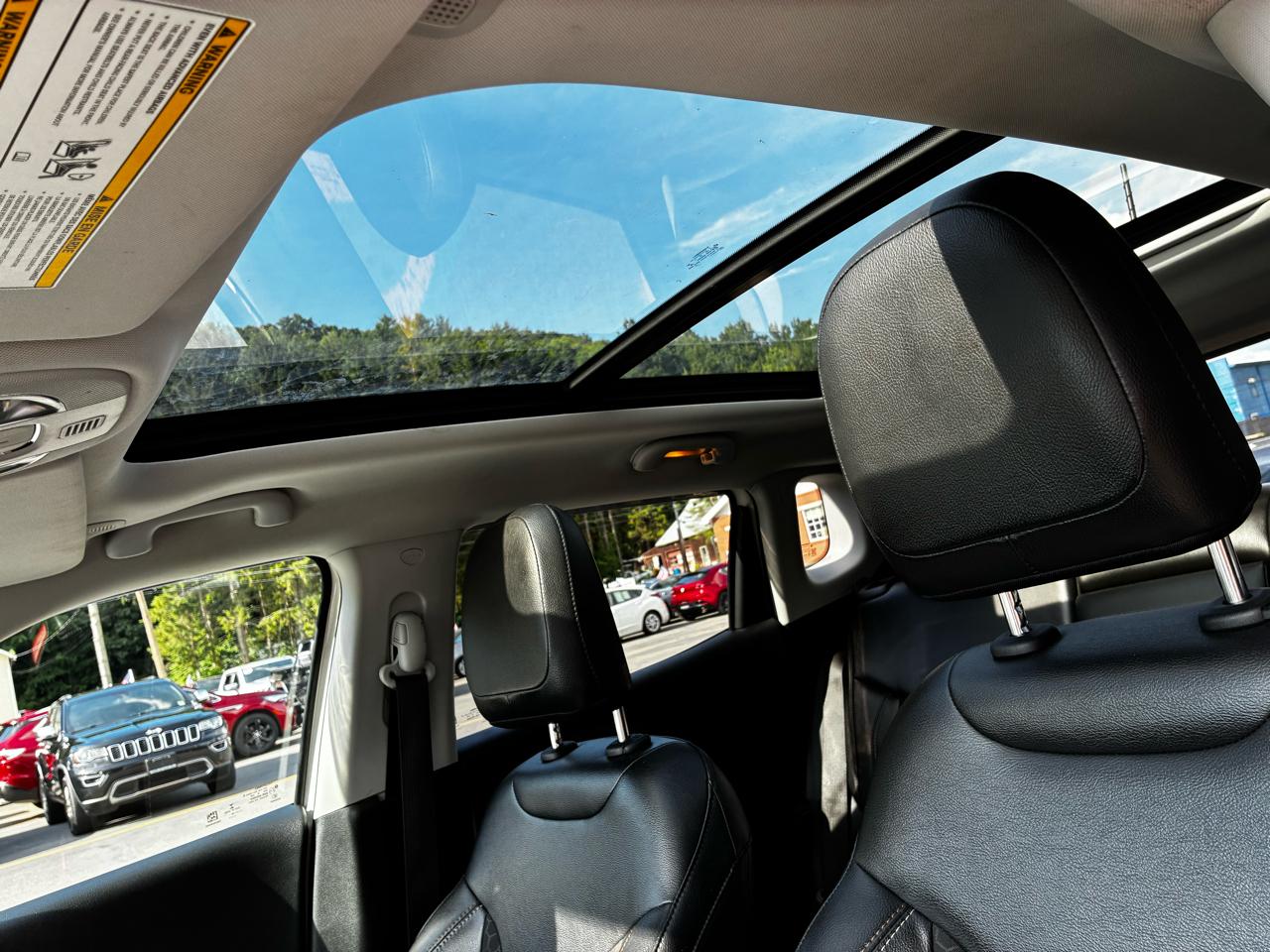 Jeep Compass Latitude w/Sun/Safety Pkg 4x4 2020