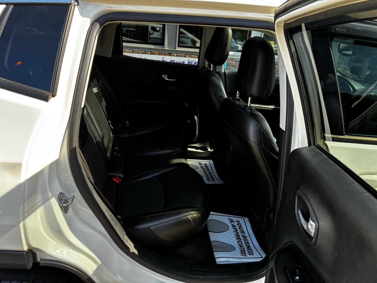 Jeep Compass Latitude w/Sun/Safety Pkg 4x4 2020