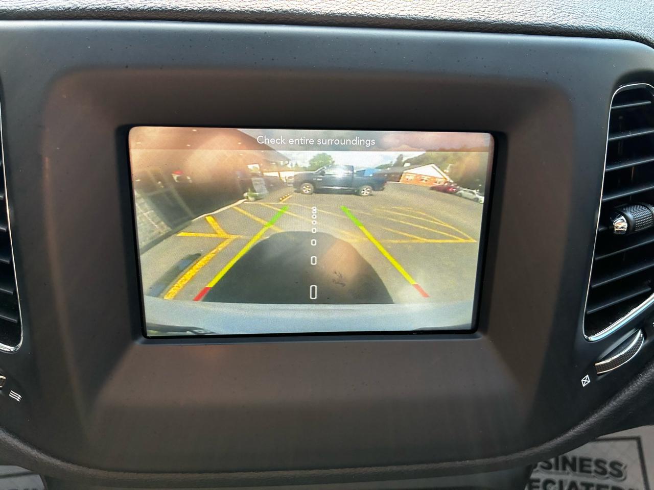Jeep Compass Latitude w/Sun/Safety Pkg 4x4 2020