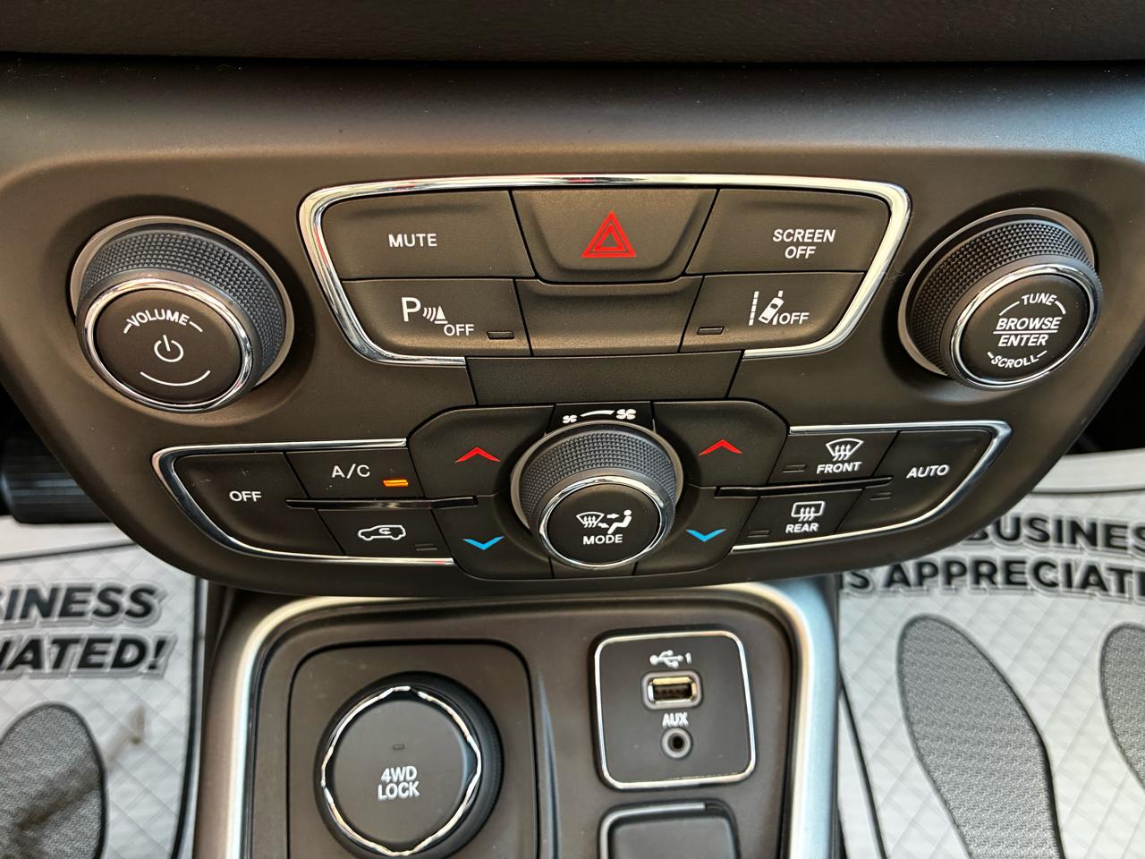 Jeep Compass Latitude w/Sun/Safety Pkg 4x4 2020