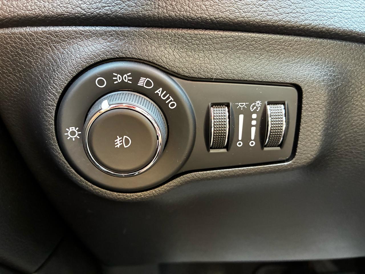 Jeep Compass Latitude w/Sun/Safety Pkg 4x4 2020
