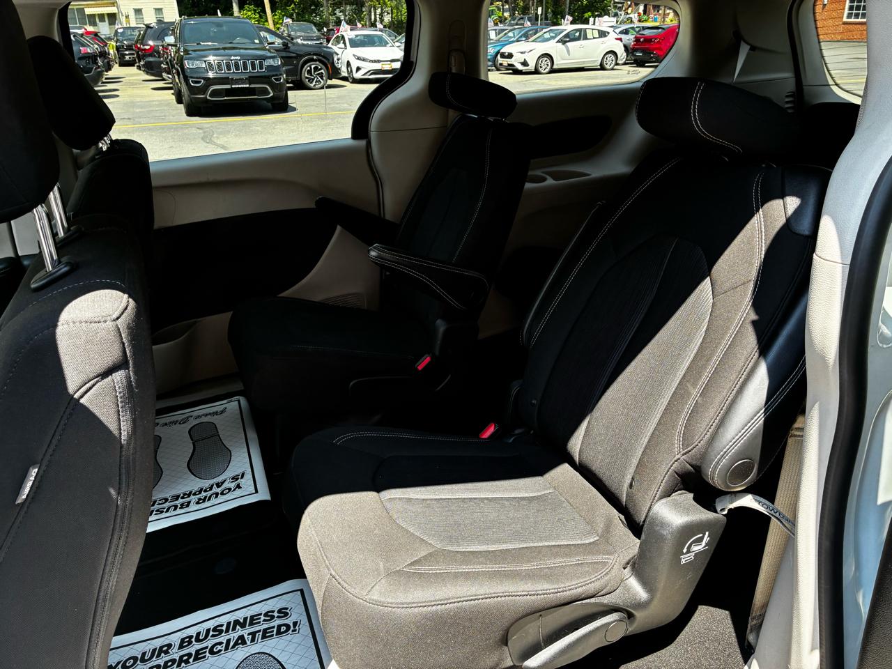 Chrysler Voyager LX 2023