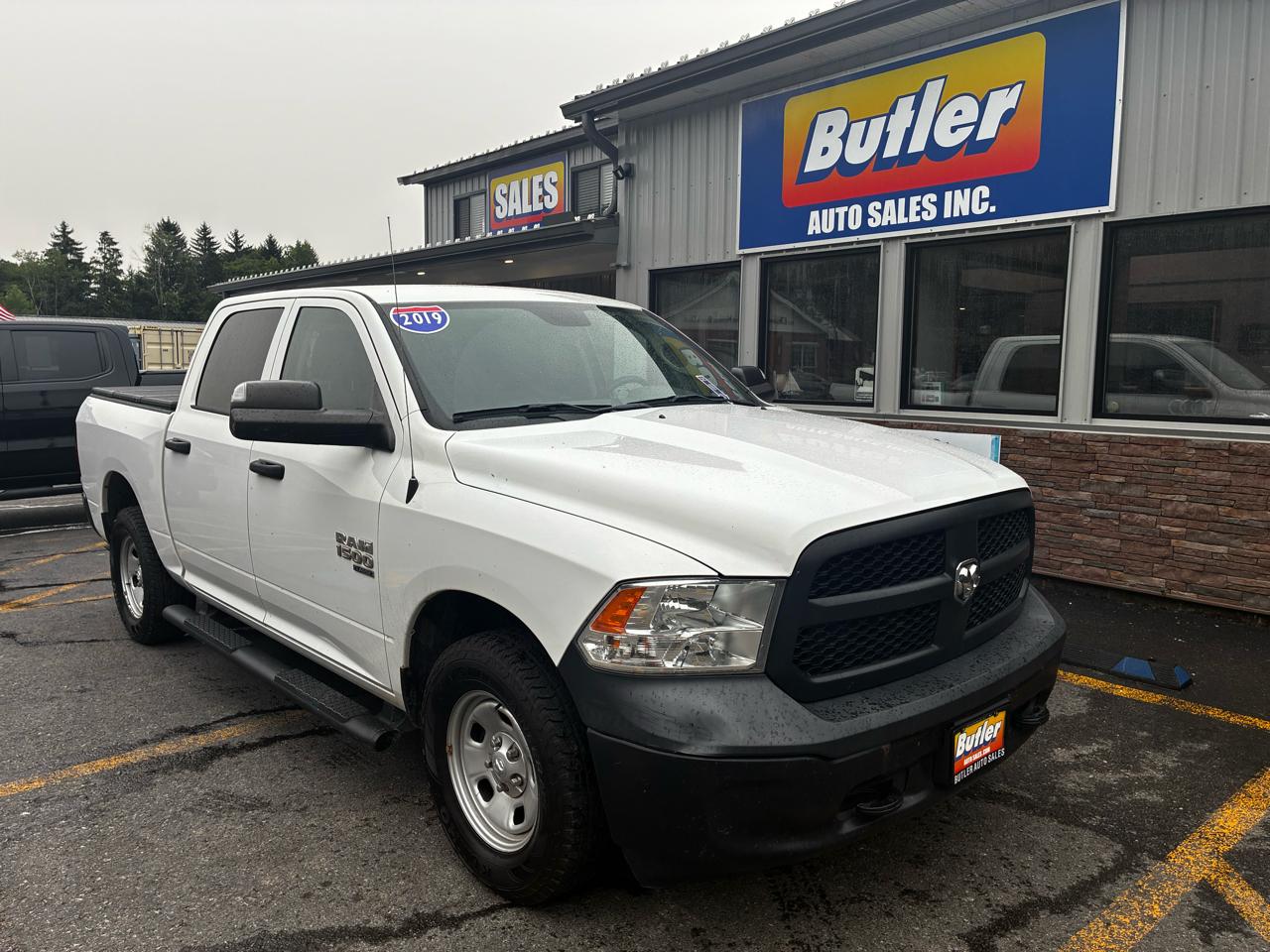 RAM 1500 Classic Tradesman Crew Cab SWB 4WD 2019