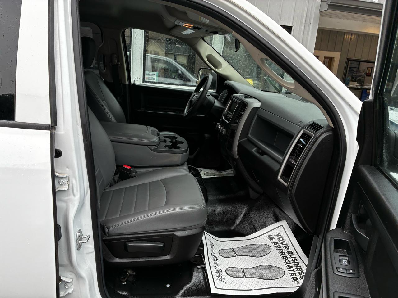 RAM 1500 Classic Tradesman Crew Cab SWB 4WD 2019