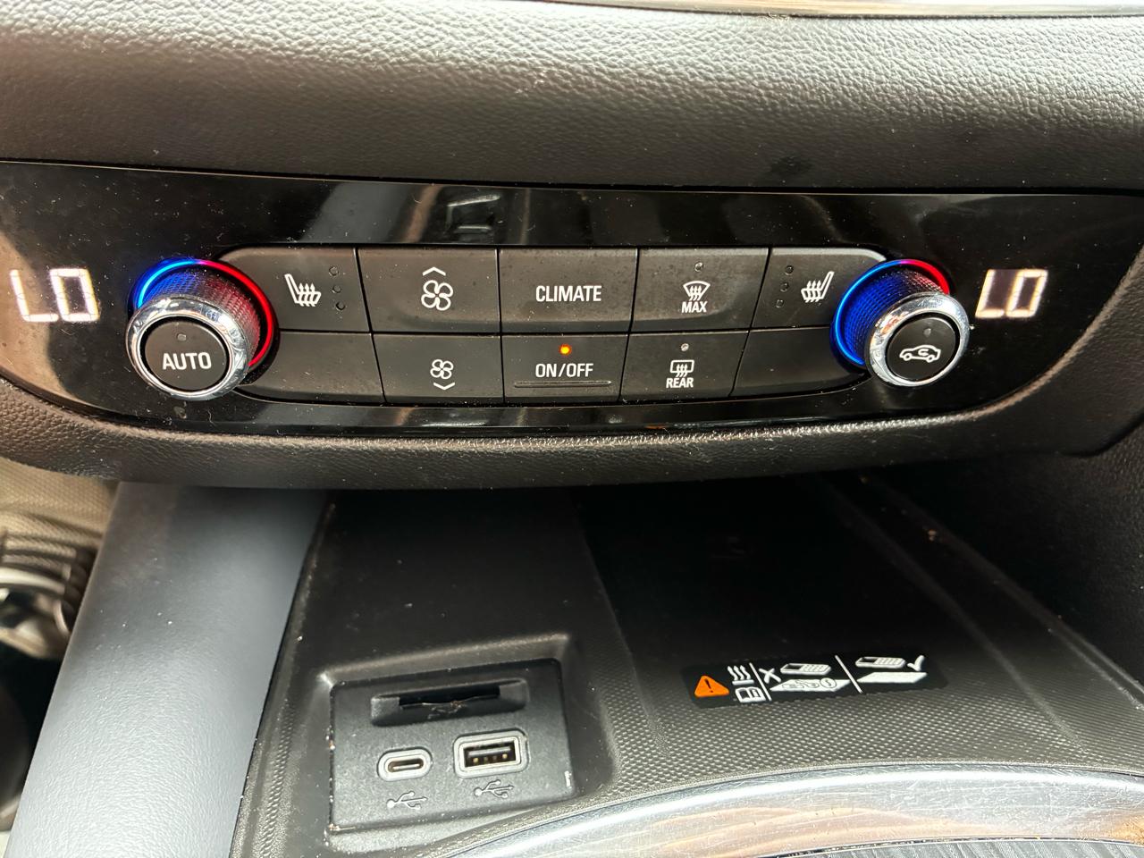 Buick Enclave Essence AWD 2023