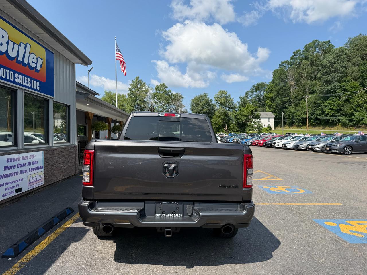 RAM 1500 Tradesman Crew Cab SWB 4WD 2024