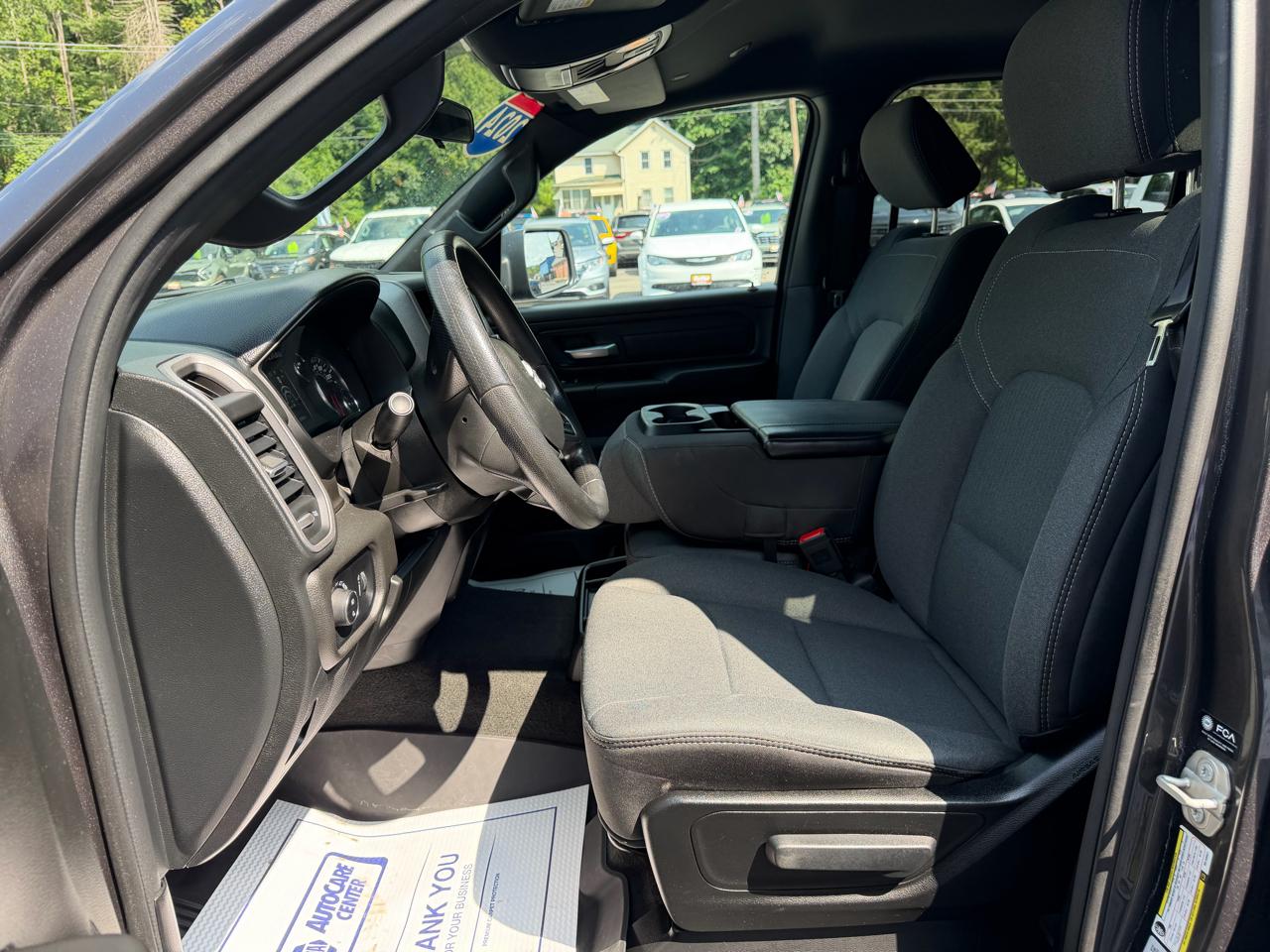 RAM 1500 Tradesman Crew Cab SWB 4WD 2024