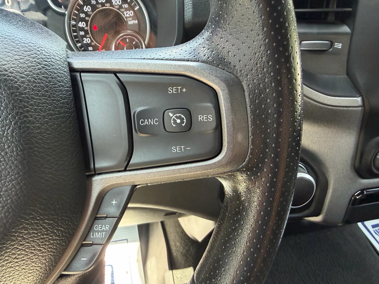 RAM 1500 Tradesman Crew Cab SWB 4WD 2024