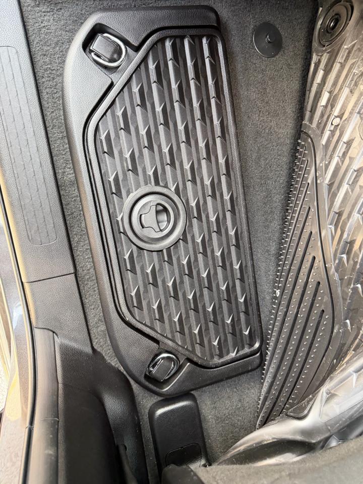 RAM 1500 Tradesman Crew Cab SWB 4WD 2024
