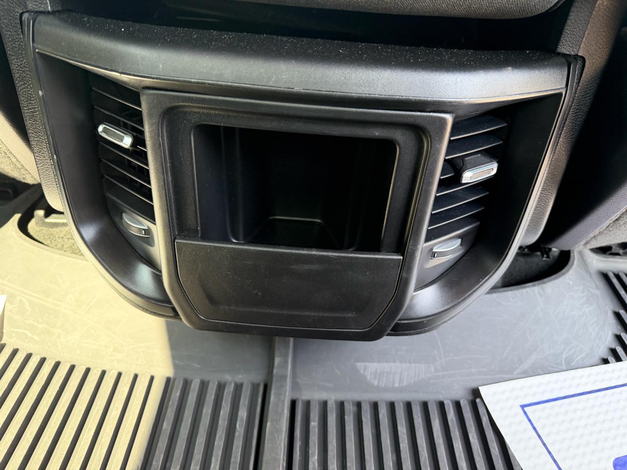 RAM 1500 Tradesman Crew Cab SWB 4WD 2024