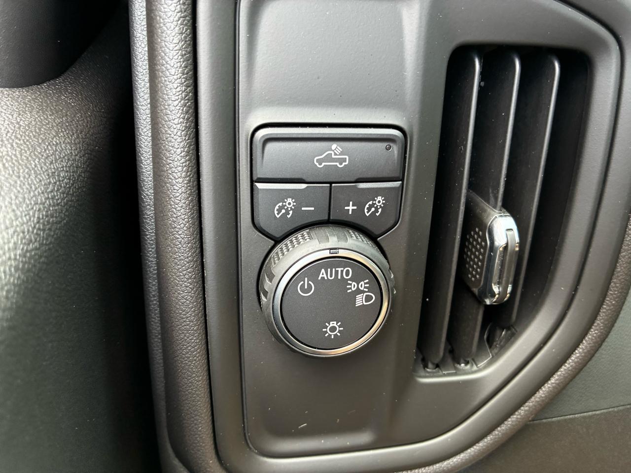 Chevrolet Silverado 1500 Work Truck 2WD 2025