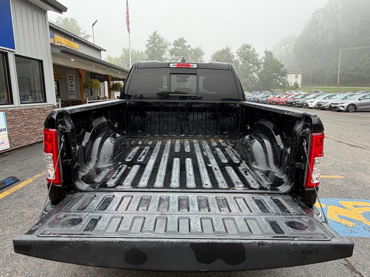 RAM 1500 Big Horn Quad Cab 4WD 2021