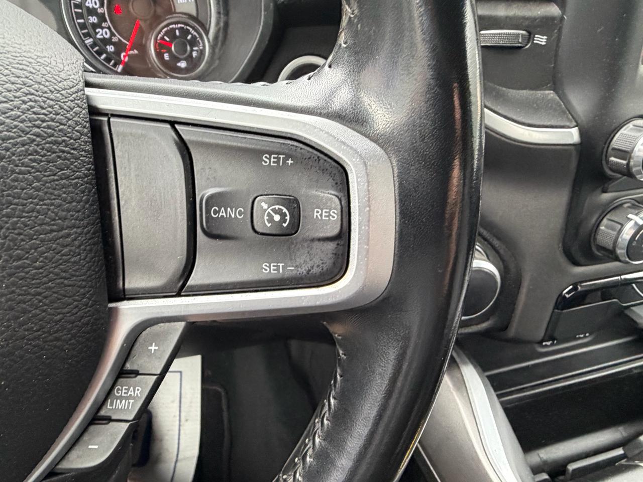 RAM 1500 Big Horn Quad Cab 4WD 2021