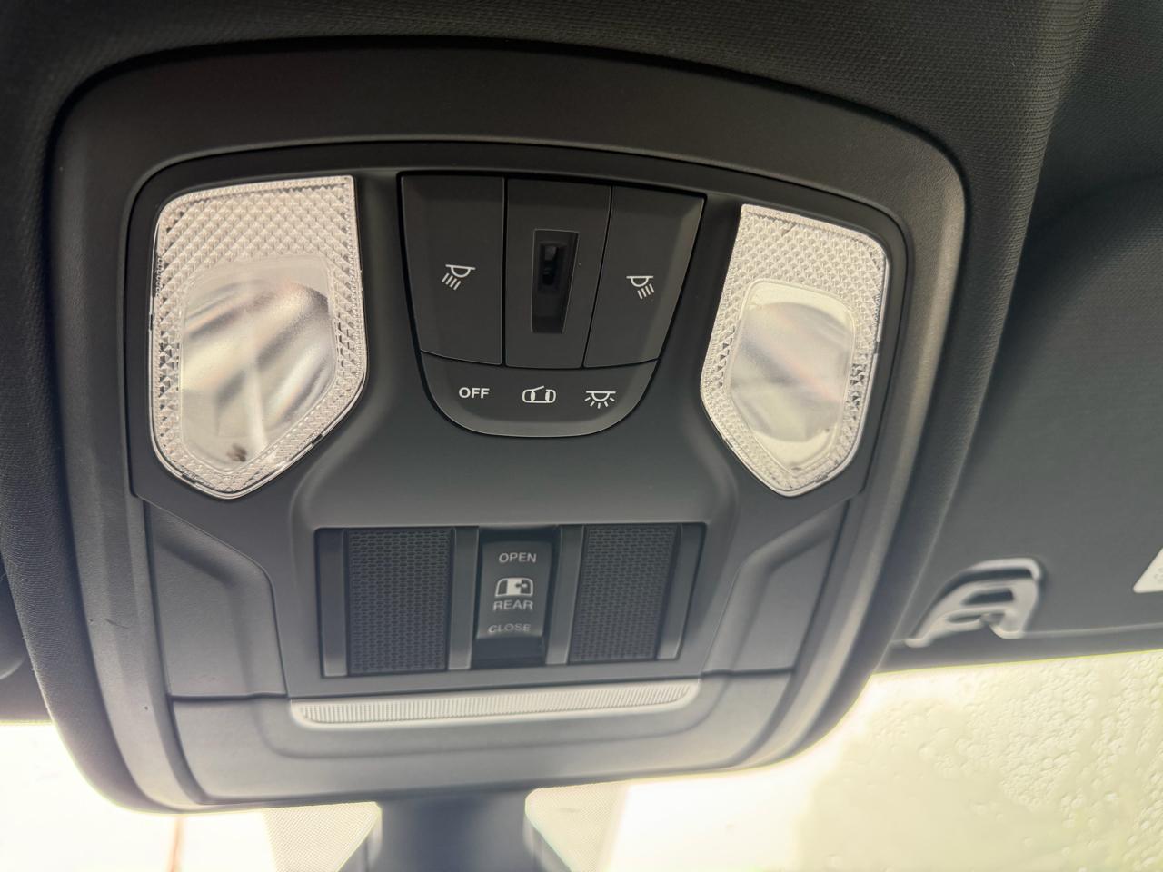 RAM 1500 Big Horn Quad Cab 4WD 2021