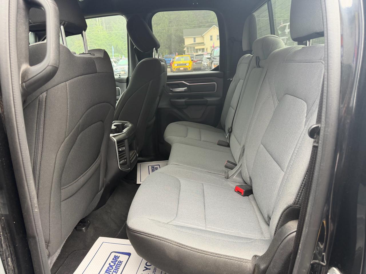 RAM 1500 Big Horn Quad Cab 4WD 2021