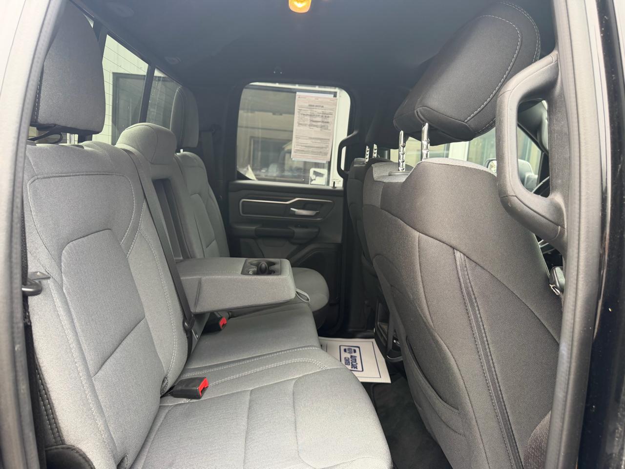 RAM 1500 Big Horn Quad Cab 4WD 2021