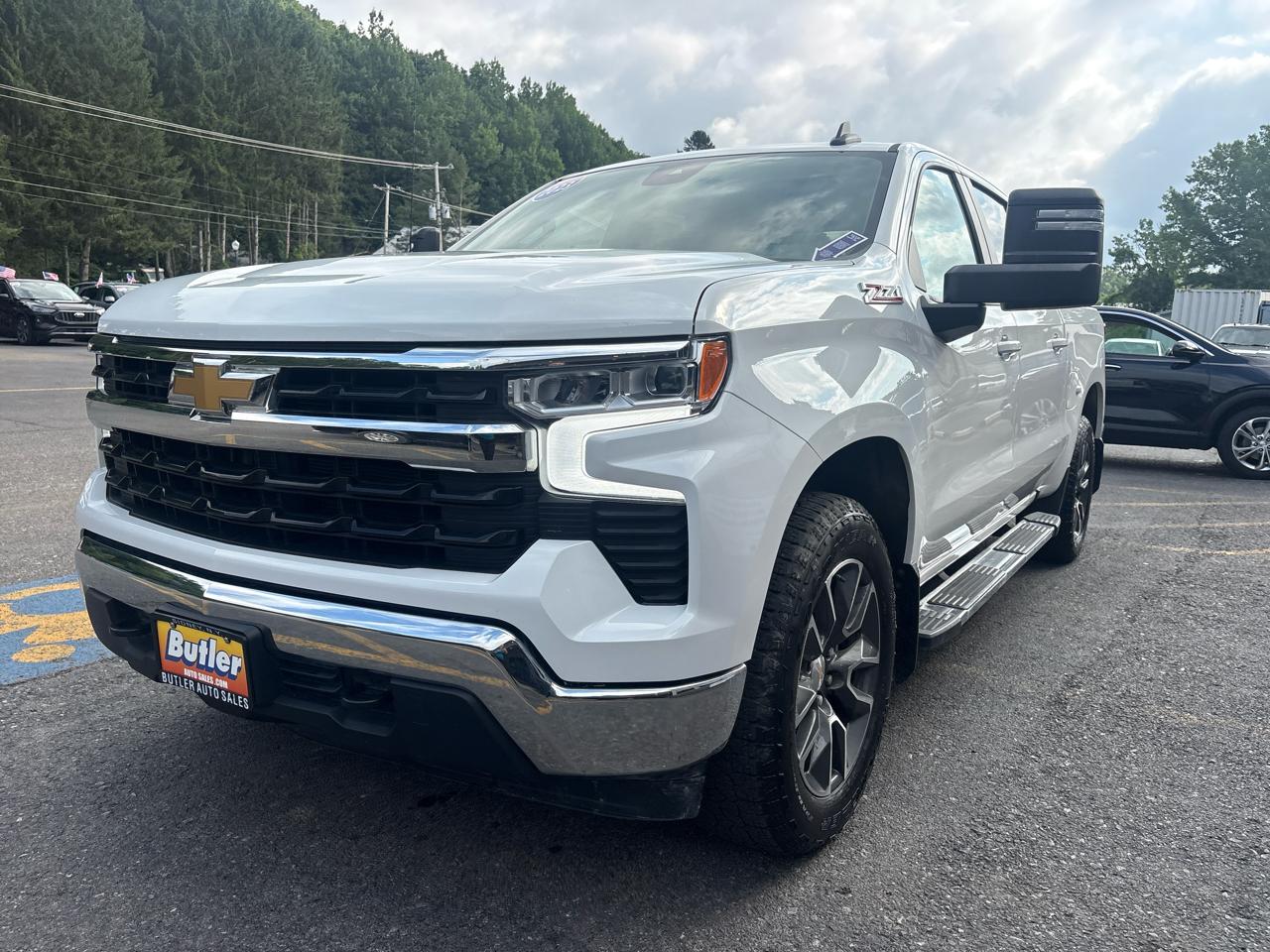Chevrolet Silverado 1500 LT Crew Cab 4WD 2023