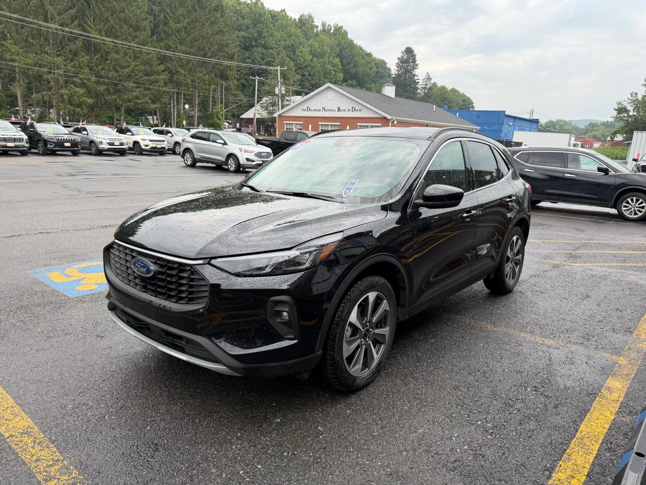 Ford Escape Platinum AWD 2025