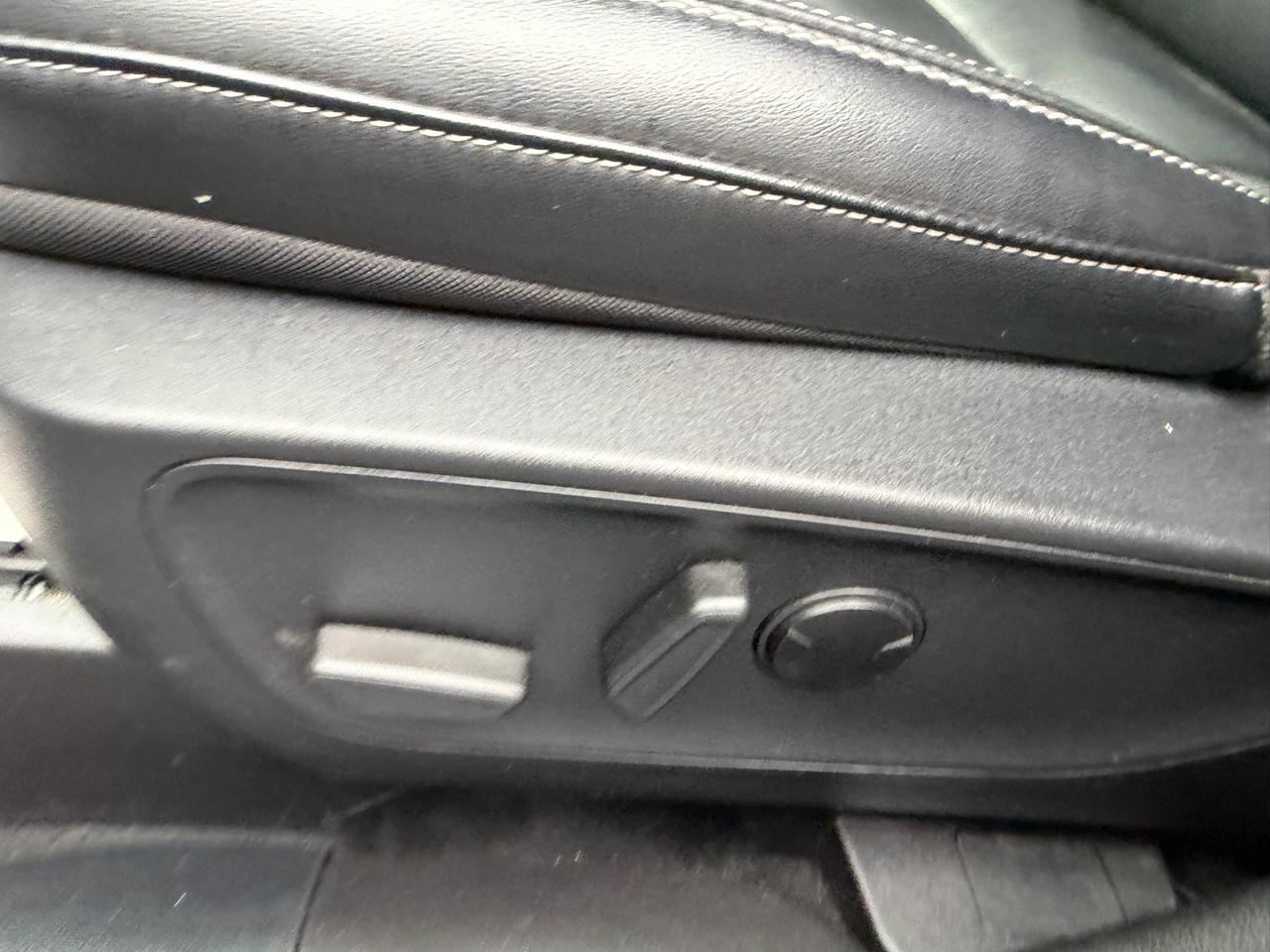 Ford Escape Platinum AWD 2025