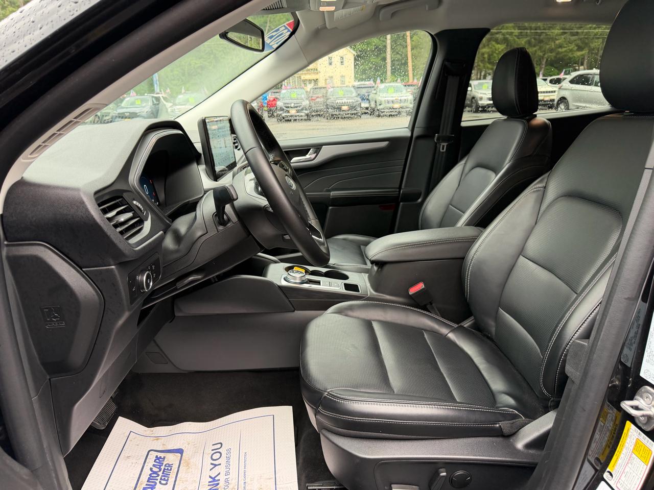 Ford Escape Platinum AWD 2025