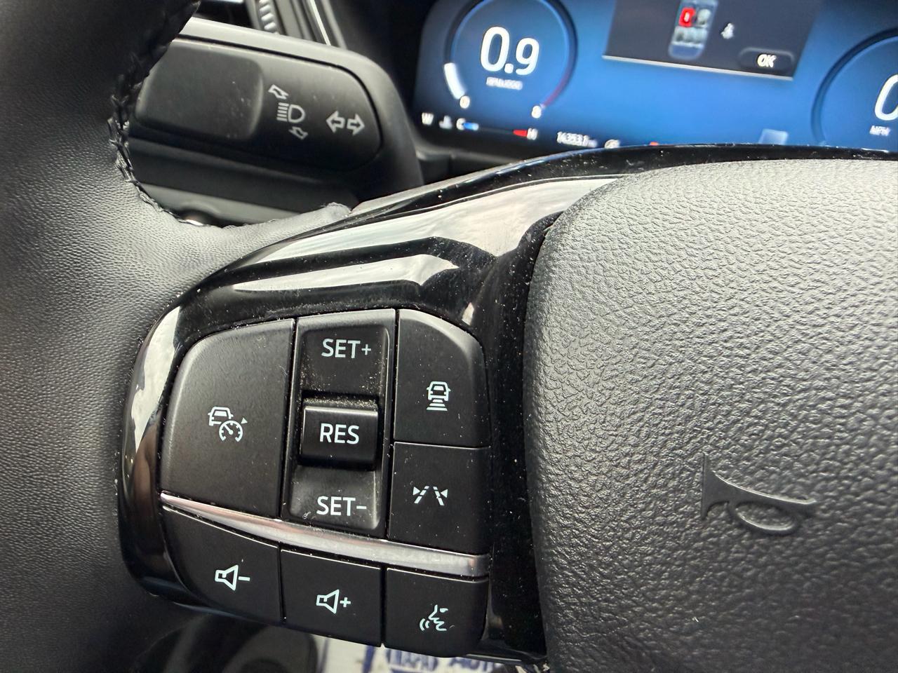 Ford Escape Platinum AWD 2025