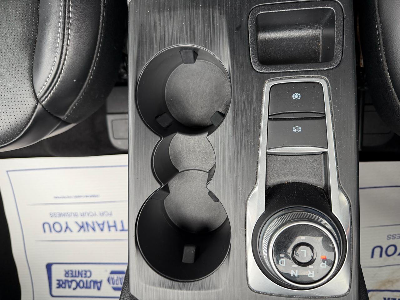 Ford Escape Platinum AWD 2025