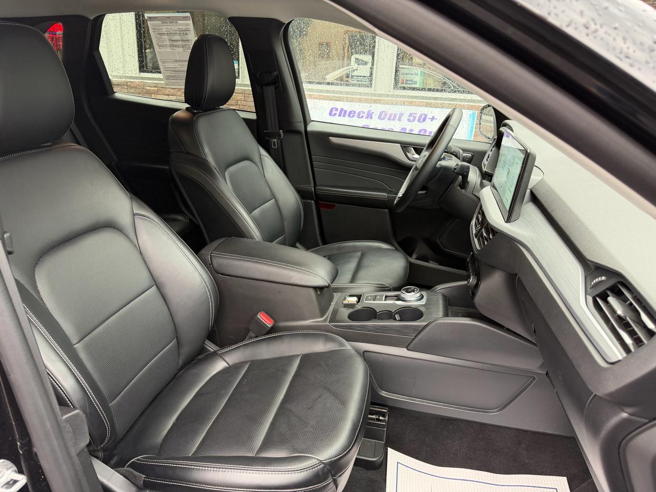 Ford Escape Platinum AWD 2025