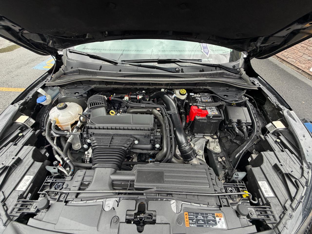 Ford Escape Platinum AWD 2025