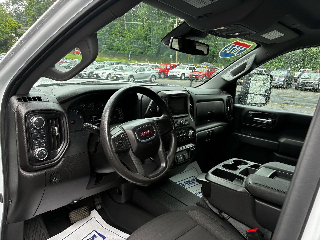 GMC Sierra 2500HD Pro Crew Cab 4WD SB 2024