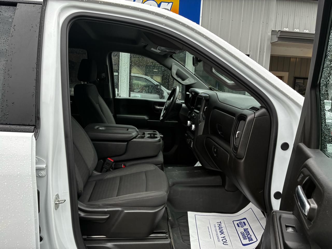 GMC Sierra 2500HD Pro Crew Cab 4WD SB 2024