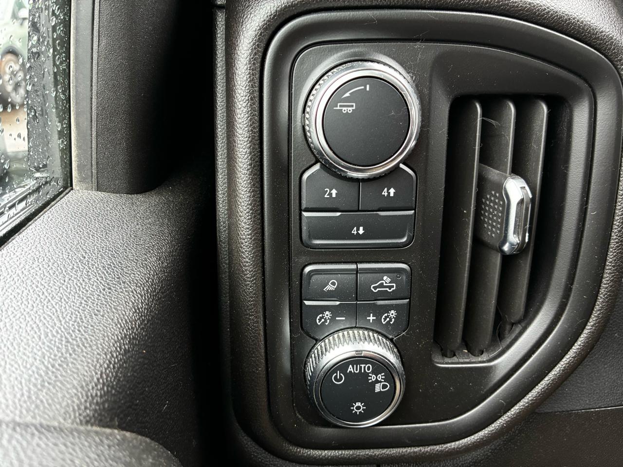 GMC Sierra 2500HD Pro Crew Cab 4WD SB 2024