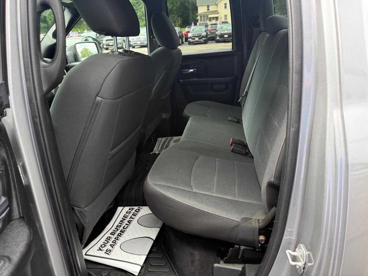 RAM 1500 SLT Quad Cab 4WD 2022