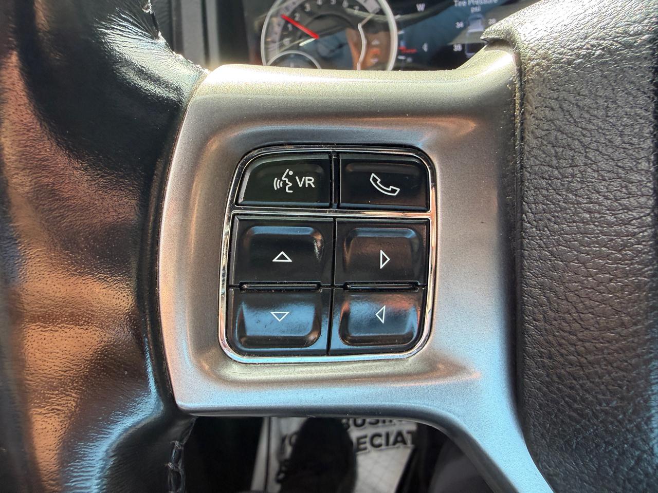 RAM 1500 SLT Quad Cab 4WD 2022