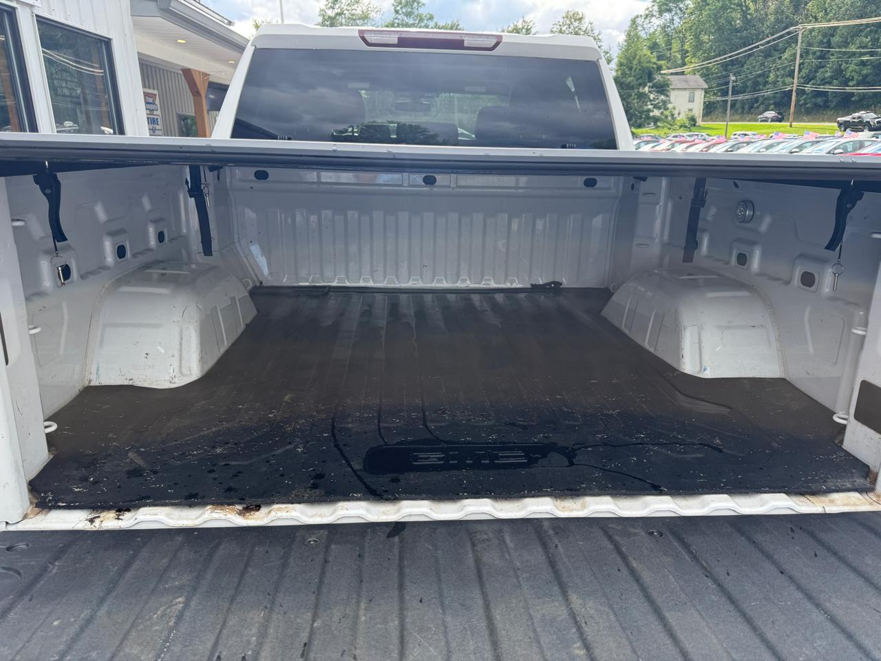 RAM 1500 SLT Quad Cab 4WD 2022