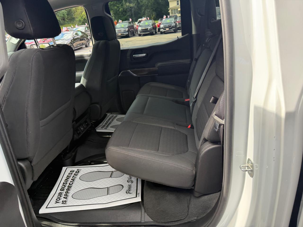 RAM 1500 SLT Quad Cab 4WD 2022