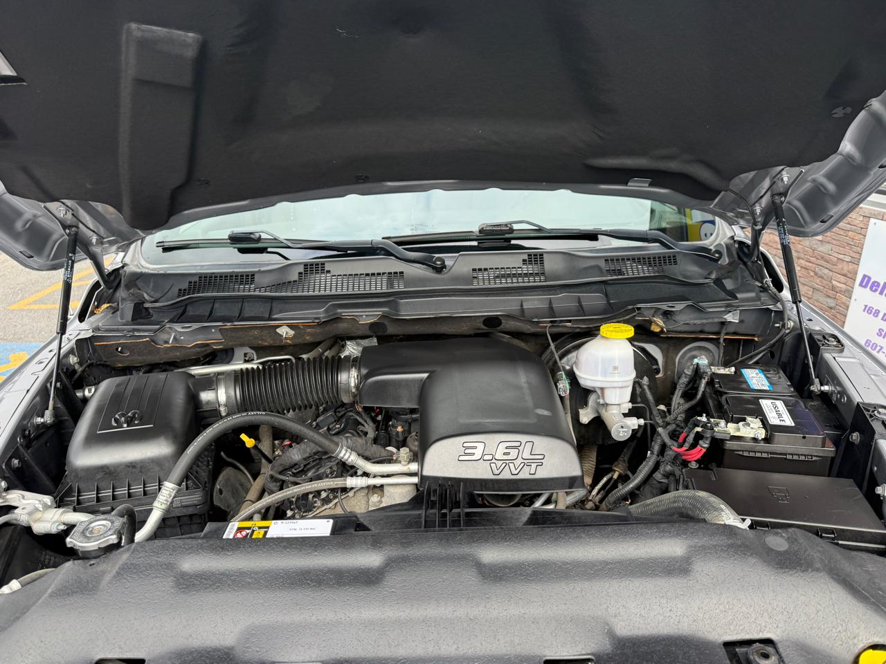 RAM 1500 SLT Quad Cab 4WD 2022