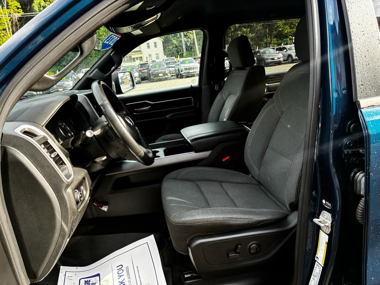 RAM 1500 Big Horn Crew Cab SWB 4WD 2023