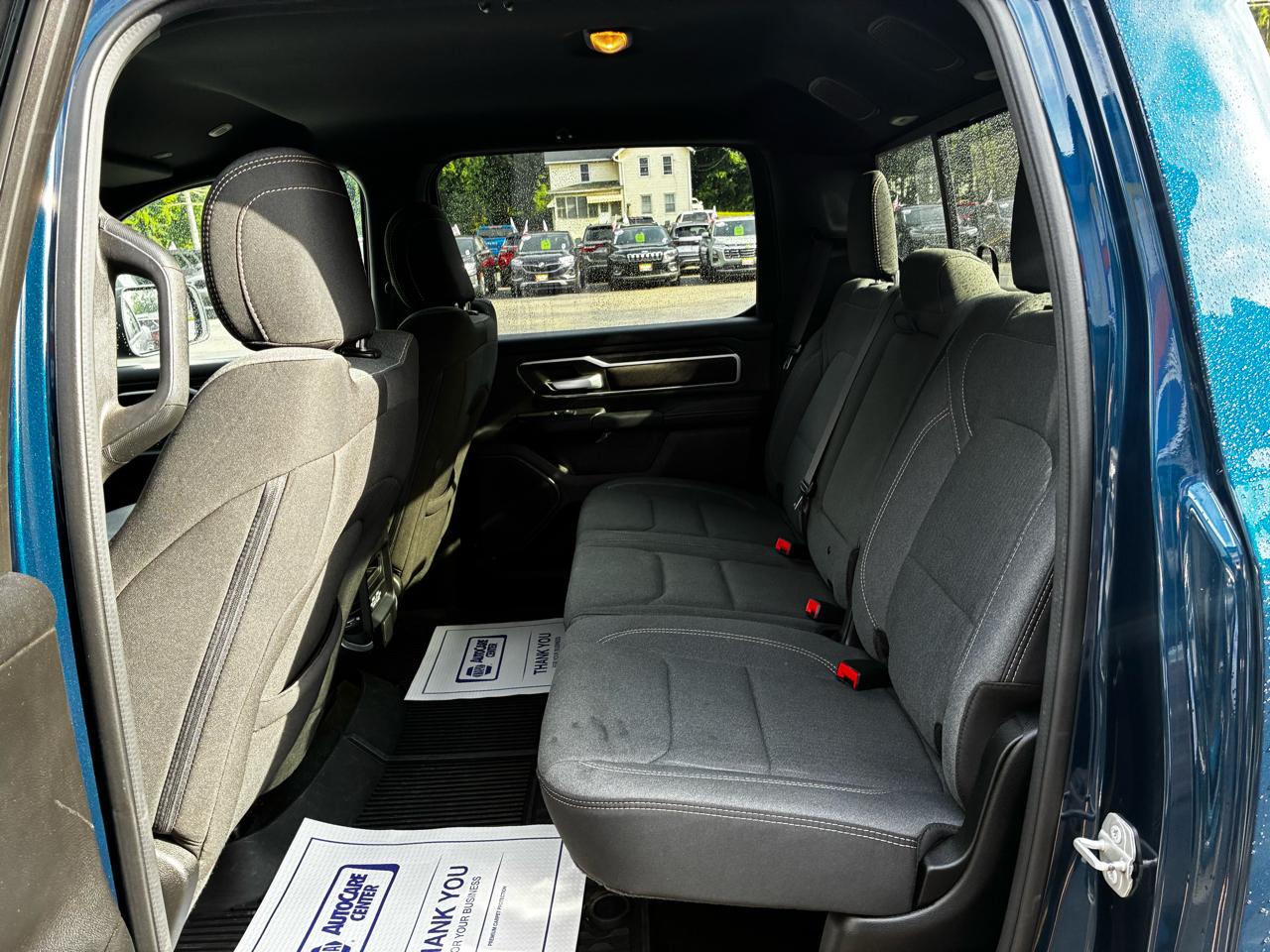 RAM 1500 Big Horn Crew Cab SWB 4WD 2023