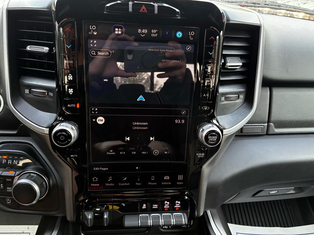 RAM 1500 Big Horn Crew Cab SWB 4WD 2023
