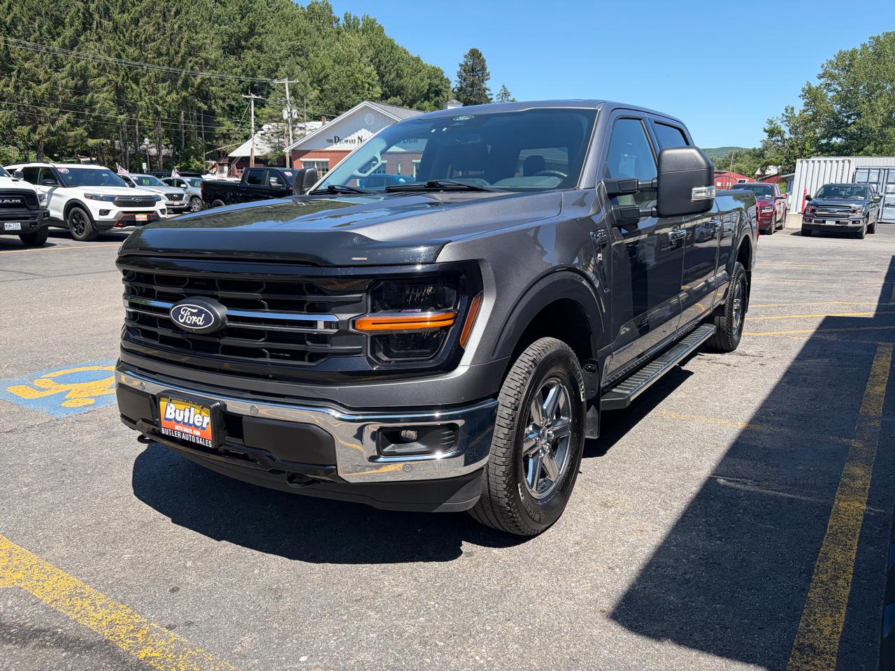 Ford F-150 XLT SuperCrew 4WD 2025