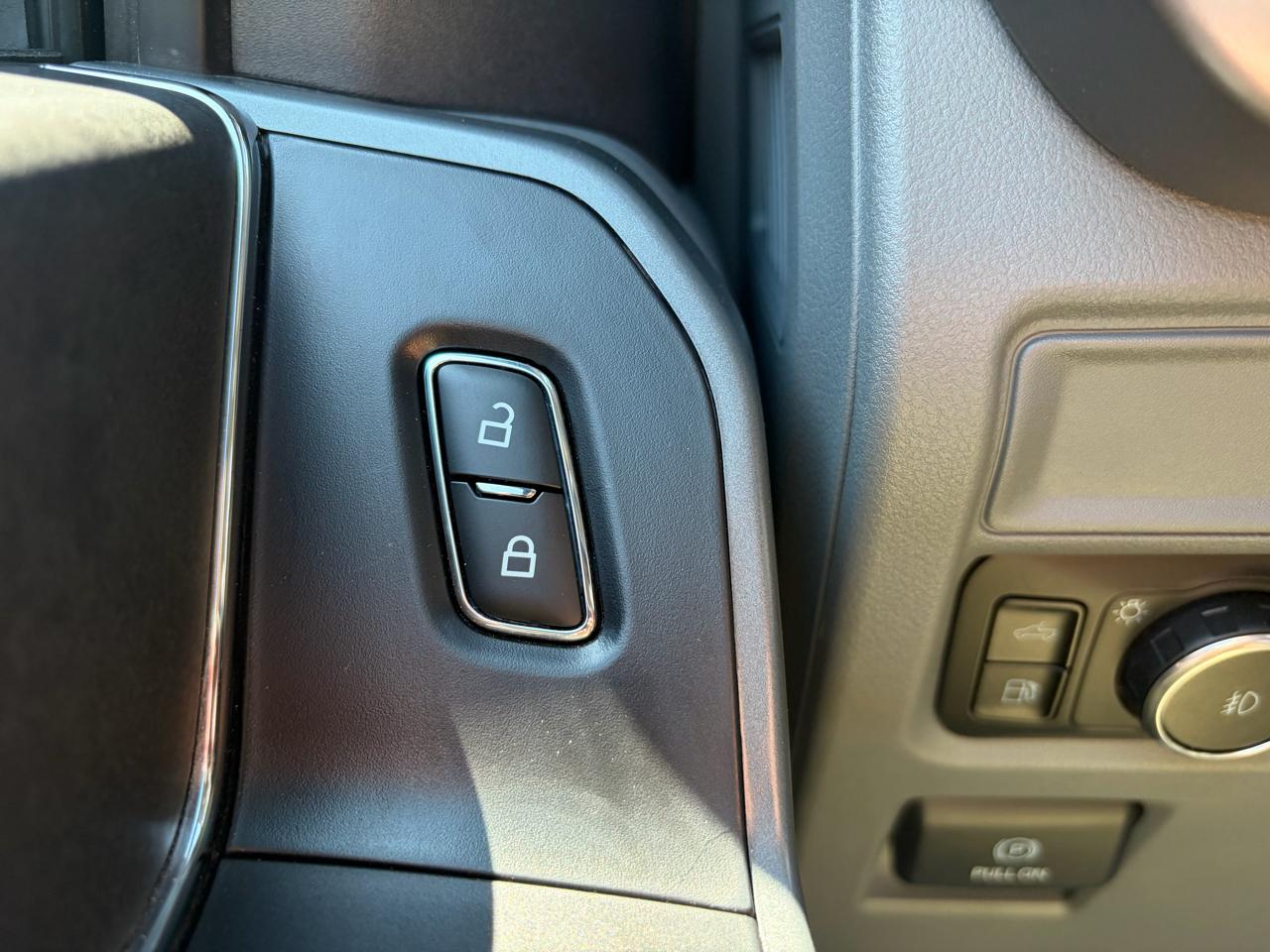 Ford F-150 XLT SuperCrew 4WD 2025