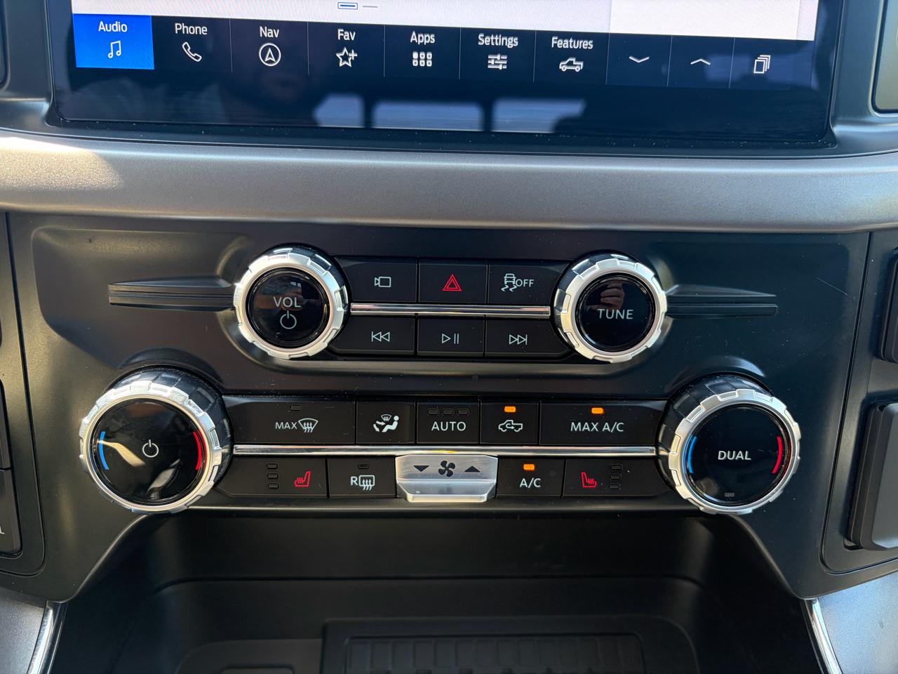 Ford F-150 XLT SuperCrew 4WD 2025
